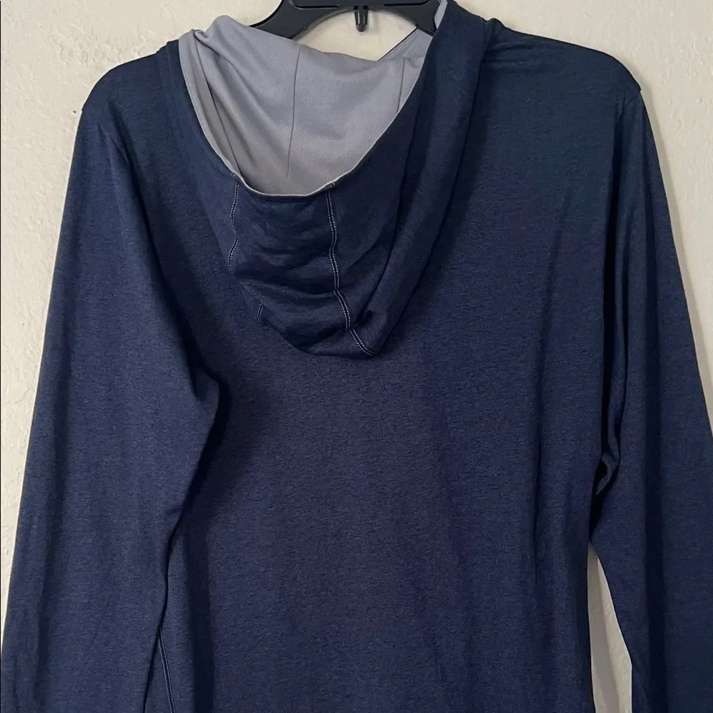 Like New! The North Face Flashdry Hooded Long Sleeve Pullover in M